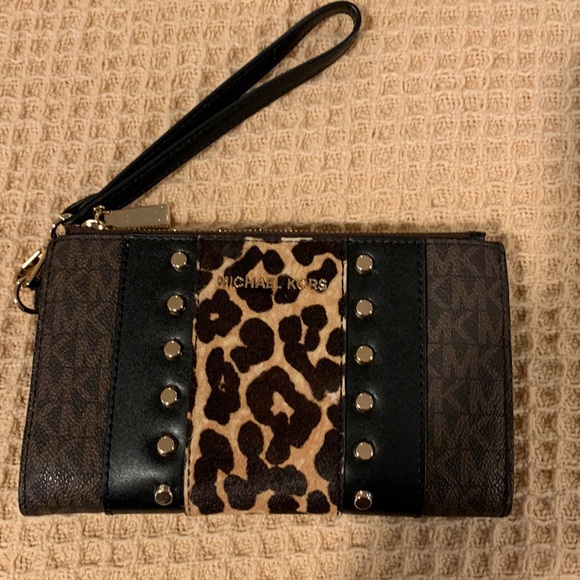 Wristlet - Picture 1 of 3